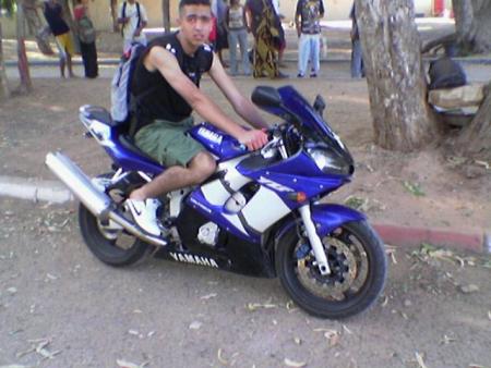 YAMAHA R6
